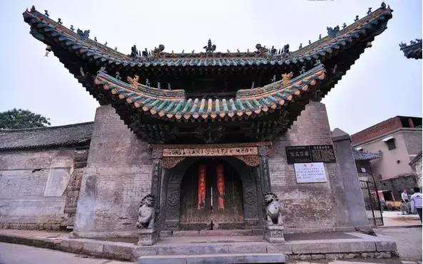 钧窑遗址,灵泉寺,花戏楼,祖师庙,邓禹寨等众多名胜古迹,山川秀美,历史